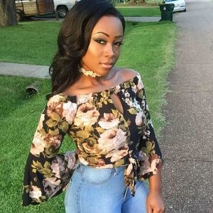 Meet your Posher, Ebony